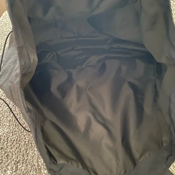 **SOLD!!** LULULEMON SIDE CINCH SHOPPER TOTE 18L - Picture 4 of 4